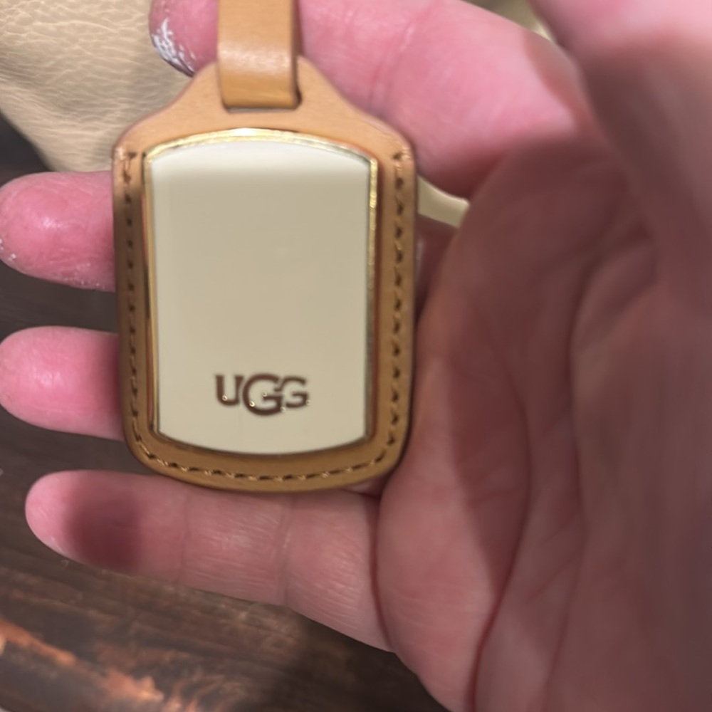 UGG Chic Cream Hobo Bag - Picture 4 of 9